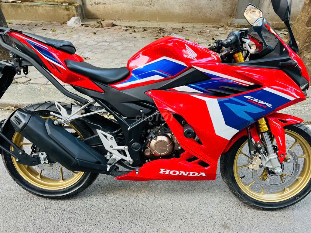 Honda CBR Đỏ, xanh, trắng 3452 km. Mua bán Xe máy tại Quận Nam Từ Liêm Hà Nội được đăng bởi MAI HÒA hình 4