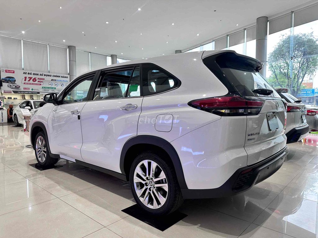 Toyota Innova Cross 2025 2.400KM Thương lượng mạnh. Mua bán Ô tô tại Quận Tân Phú Tp Hồ Chí Minh được đăng bởi TRƯƠNG THANH TUYỀN hình 2