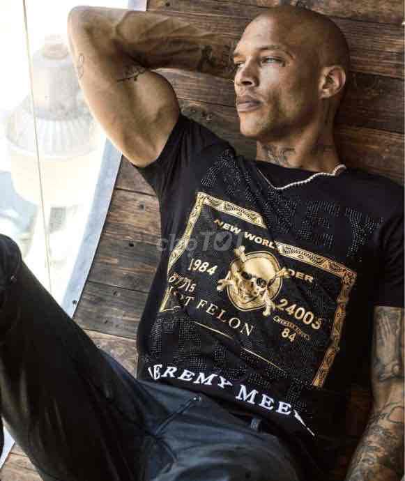 Áo phông Jeremy Meeks Cotton Đen size M Âu. Mua bán Quần áo tại Quận Long Biên Hà Nội được đăng bởi Chuyên đồ Aut Nam hình 1