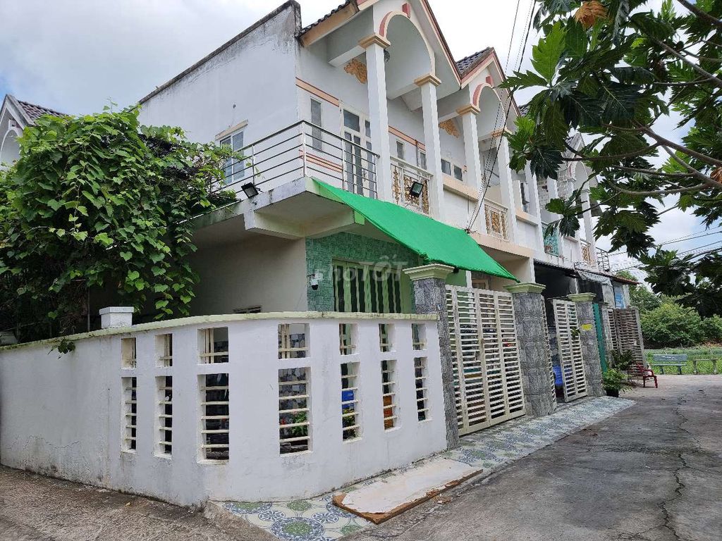 Nhà 2 tang gan chơ Hung Long gia chi 630 trieu. Mua bán nhà ở tại Huyện Bình Chánh Tp Hồ Chí Minh được đăng bởi Nguyễn quốc trung hình 2