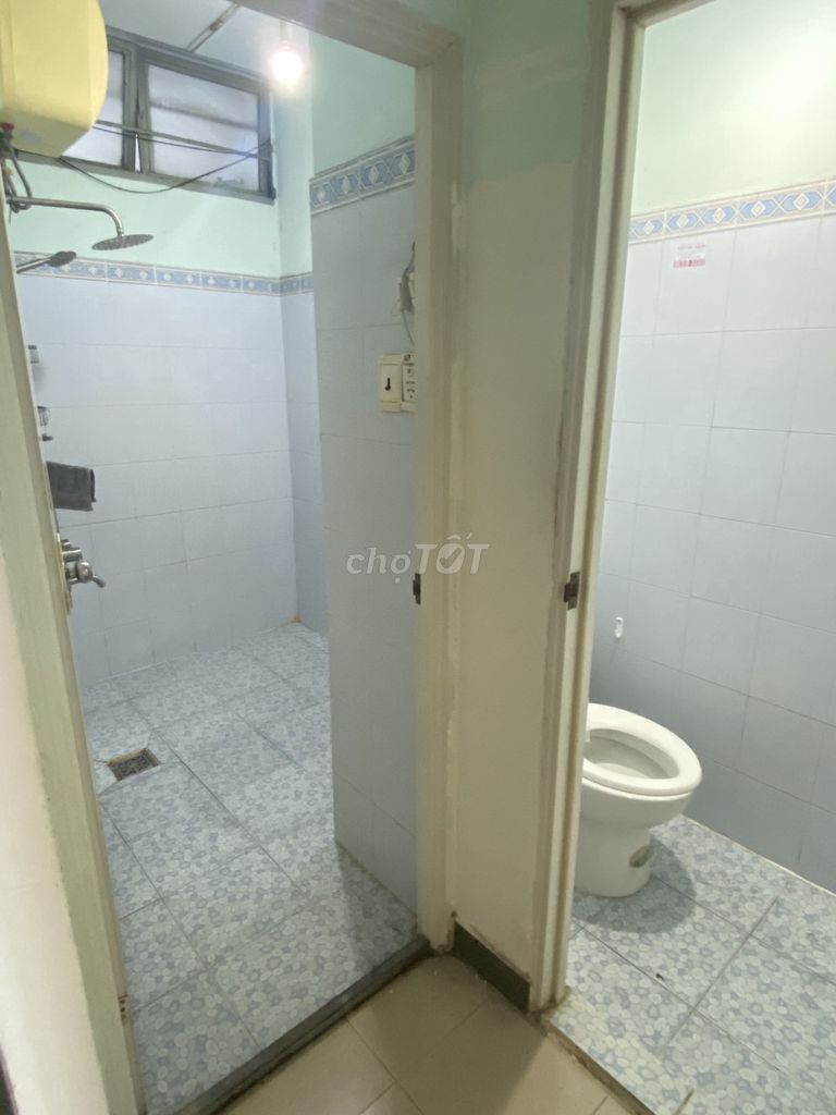 Cho thuê căn hộ Phú Thọ 2 phòng, 64m2, bancon thoáng mát giá 9tr/tháng