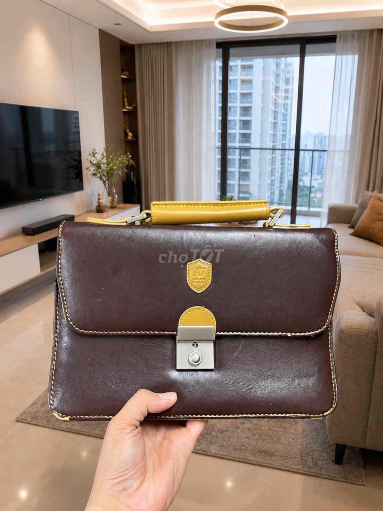 Cặp công sở ALPHARDVALENTINO Da Nâu Vàng. Mua bán Túi xách tại Quận Hà Đông Hà Nội được đăng bởi hương hình 1
