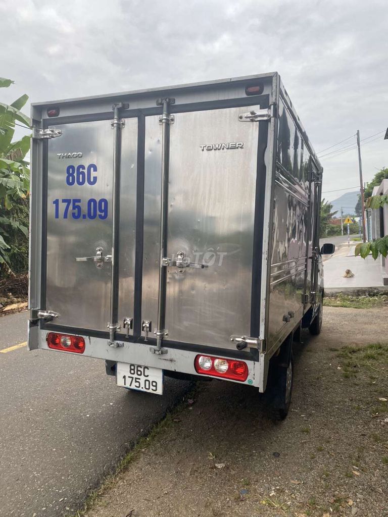 Thaco 990kg..thùng dài 2m6.có máy lạnh