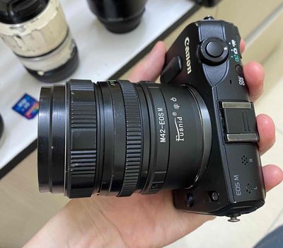 Canon EOS M kèm lens helios 44m4 bokeh xoáy