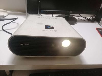 Máy chiếu Sony VPL-ES7. Mua bán Đồ dùng văn phòng tại Thành phố Thủ Đức Tp Hồ Chí Minh được đăng bởi Chau Vu