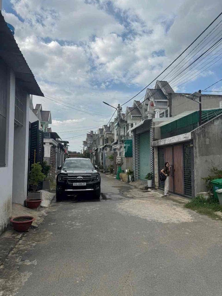 Bán nhà KP1 An Hoà đường ô tô sổ riêng thổ cư giá 2 tỷ 4 tl chính chủ
