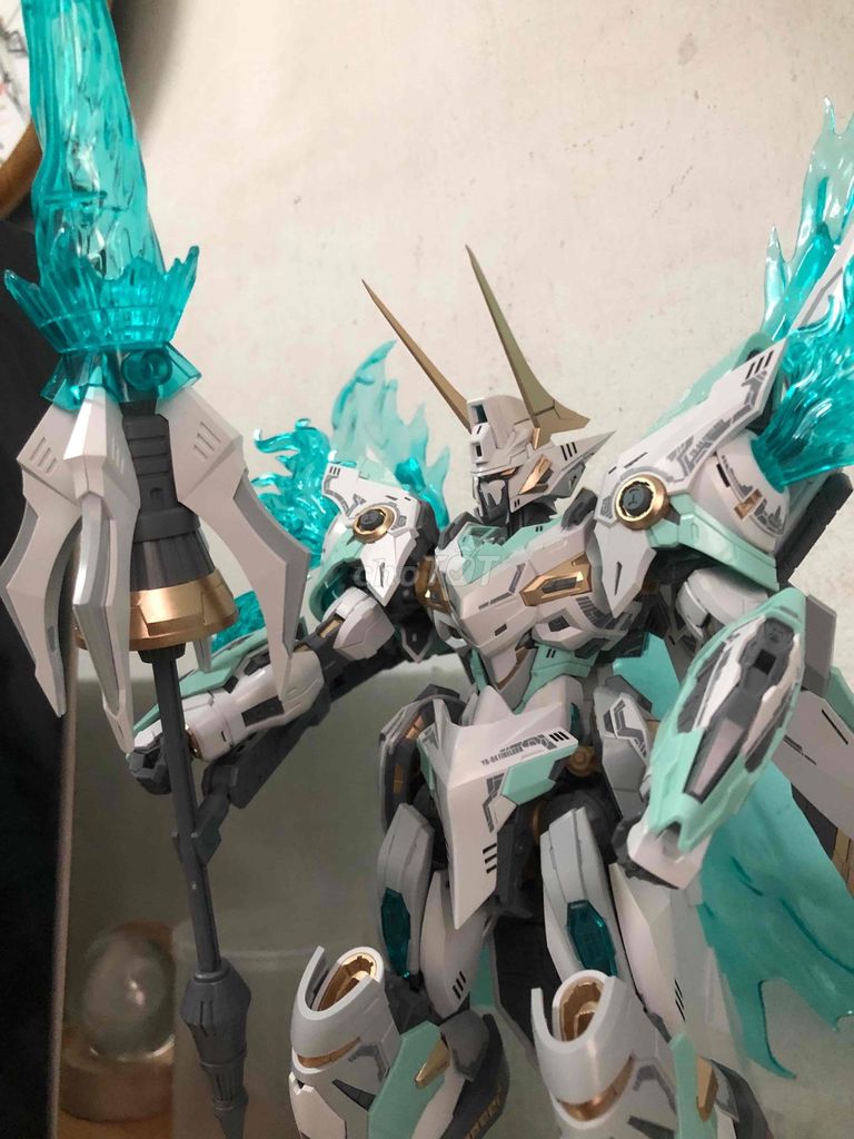 Mô hình Fire Lord 1/100 v1 trắng xanh ngọc