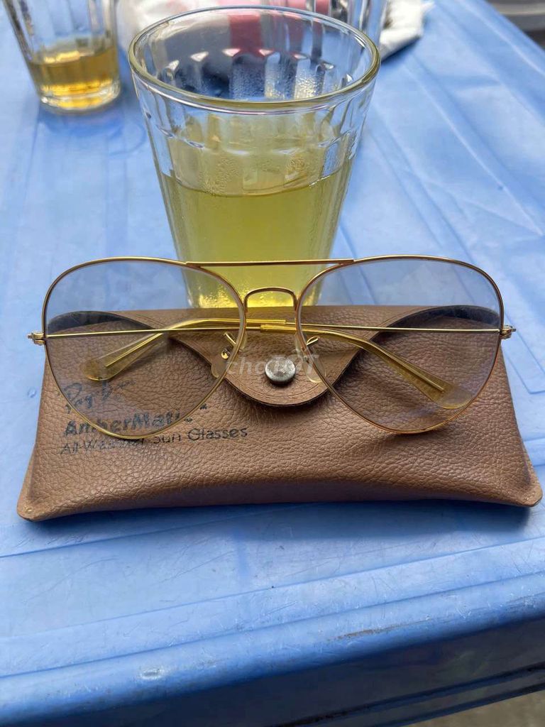 Kính râm Ray-Ban Aviator mạ vàng. Mua bán Phụ kiện thời trang khác tại Quận Ngũ Hành Sơn Đà Nẵng được đăng bởi HẢI VIỆT AUDIO hình 1