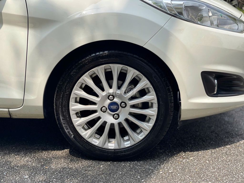 Ford Fiesta Sport 2016. Mua bán Ô tô tại Quận Long Biên Hà Nội được đăng bởi Long Biên Cars hình 7