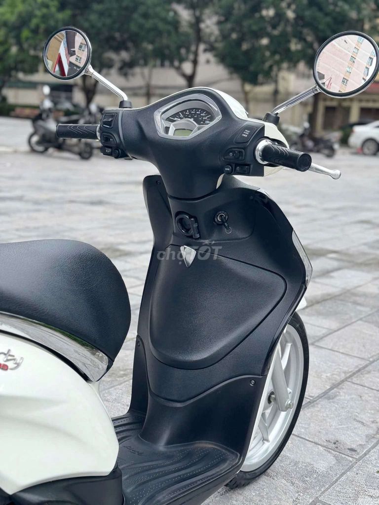 Piaggio Liberty iGet 125cc ABS 2015 Trắng. Mua bán Xe máy tại Quận Thanh Khê Đà Nẵng được đăng bởi Trần Khải hình 3