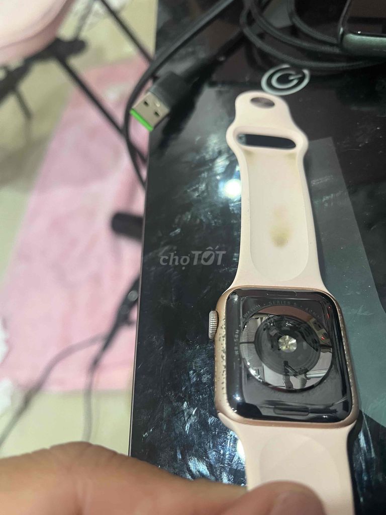 Apple Watch Series 5 Hồng. Mua bán Thiết bị đeo thông minh tại Quận Bình Tân Tp Hồ Chí Minh được đăng bởi Quốc Luân hình 1