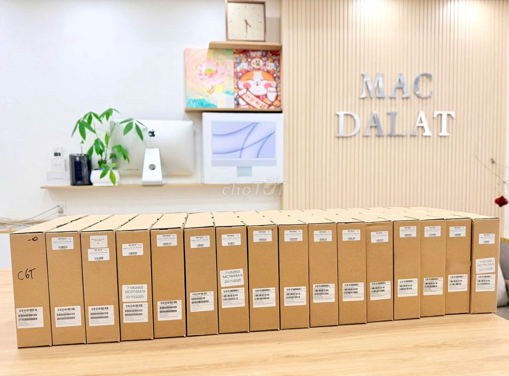 𝐌𝐚𝐜𝐛𝐨𝐨𝐤 𝐀𝐢𝐫 𝐌𝟐 & 𝐌𝟒 𝐌𝐨𝐝𝐞𝐥 𝟐𝟎𝟐𝟓 𝐍𝐞𝐰 𝐒𝐞𝐚𝐥 🇻🇳. Mua bán Laptop tại Thành phố Đà Lạt Lâm Đồng được đăng bởi Nguyễn Đức Kha hình 1
