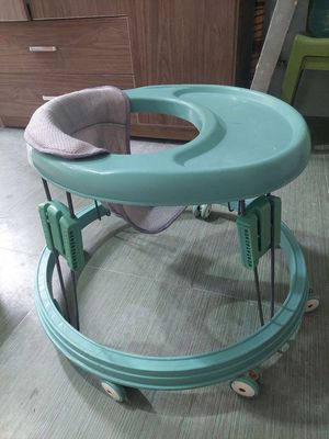 Dư xe tập đi cho em bé. Mua bán Mẹ và bé tại Quận Liên Chiểu Đà Nẵng được đăng bởi tân