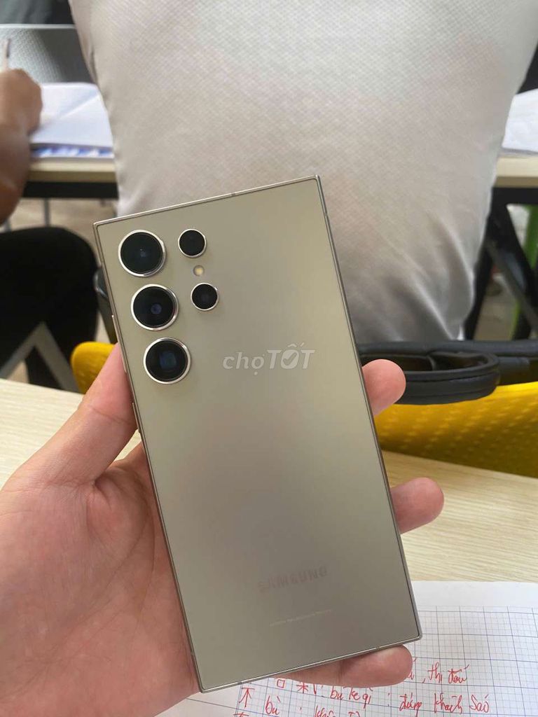 Samsung S24 Ultra 12GB 256GB Vàng. Mua bán Điện thoại tại Quận Hà Đông Hà Nội được đăng bởi Lam Huy hình 1