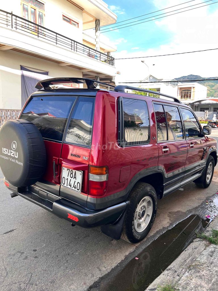 Isuzu Trooper 1999 photo 4