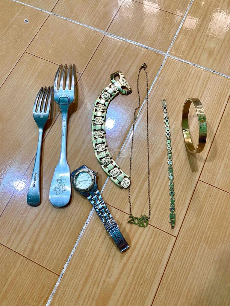 Phụ kiện thời trang nữ kim loại. Mua bán Phụ kiện thời trang khác tại Thành phố Phan Rang-Tháp Chàm Ninh Thuận được đăng bởi Sưu tầm  hình 1