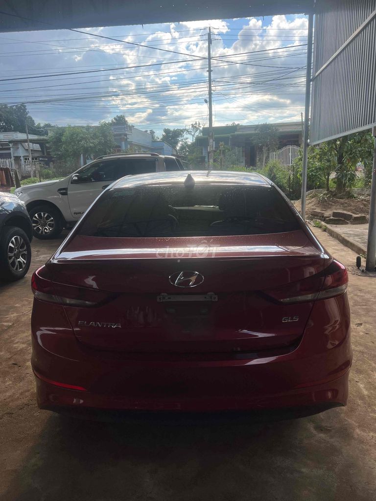 Hyundai Elantra 2018 2.0 AT - 50000 km. Mua bán Ô tô tại Huyện Krông Pắc Đắk Lắk được đăng bởi Minh Bảo hình 4
