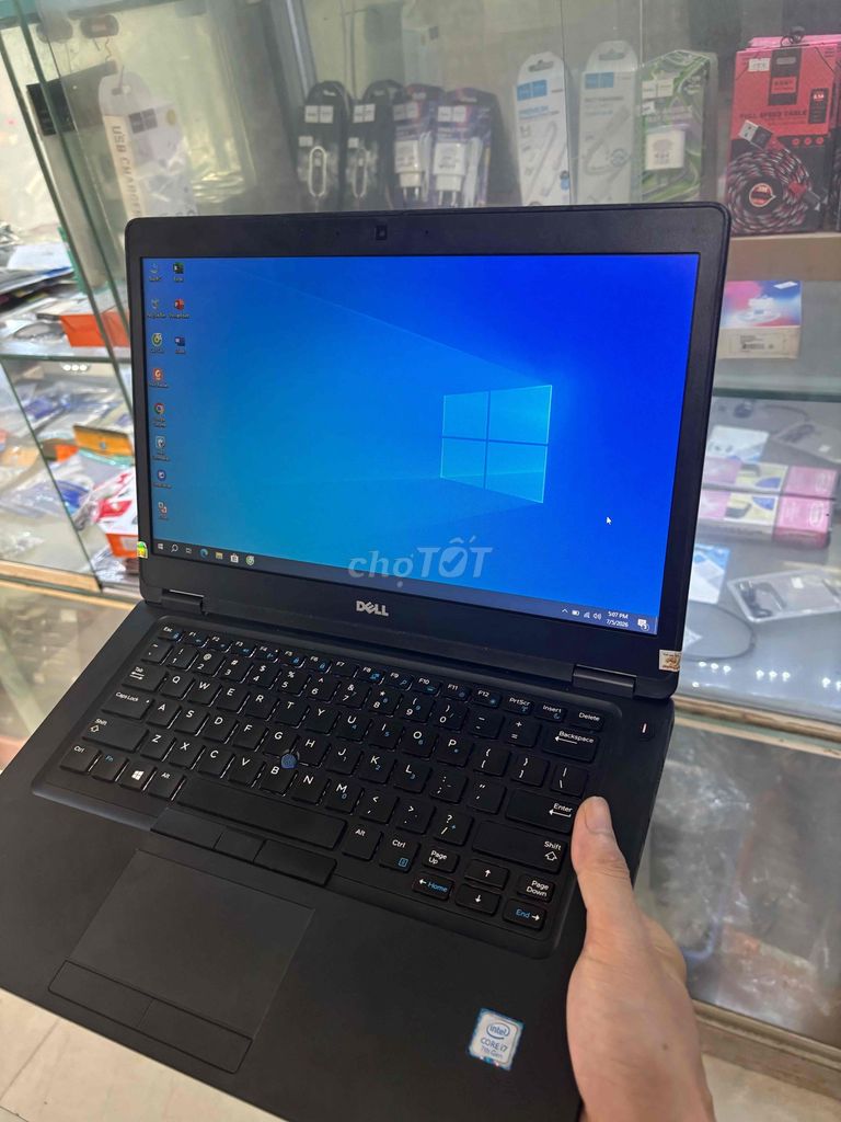 Dell Latitude 5480 i7-7820HQ 8G ram giá hơn 3tr. Mua bán Laptop tại Quận Hà Đông Hà Nội được đăng bởi Shop laptop công nghệ máy tính Chiến thắng hình 1