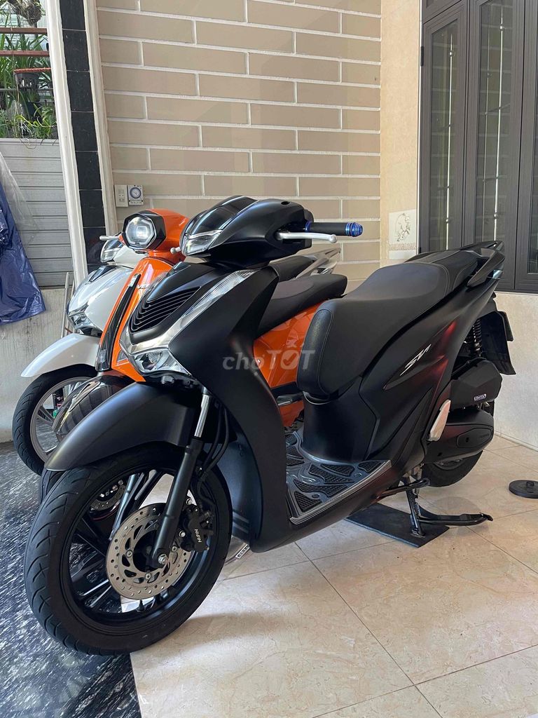 sh đời mới bản đen nhám còn mới. Mua bán Xe máy tại Thành phố Huế Thừa Thiên Huế được đăng bởi Lạng hình 5