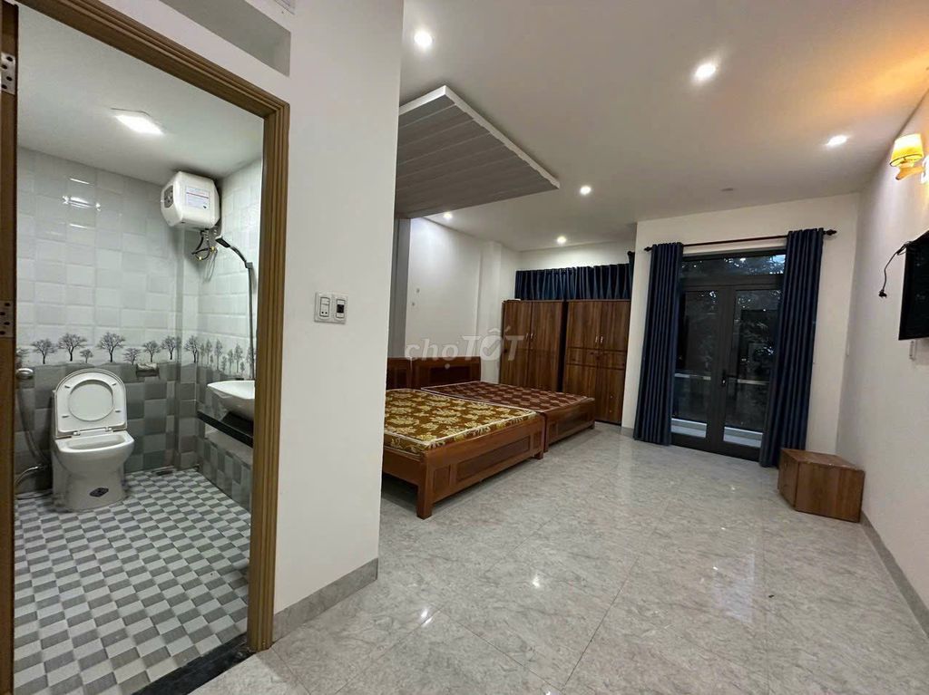 Furnished 3-storey house with 5 bedrooms in Nam Việt Á — photo 3