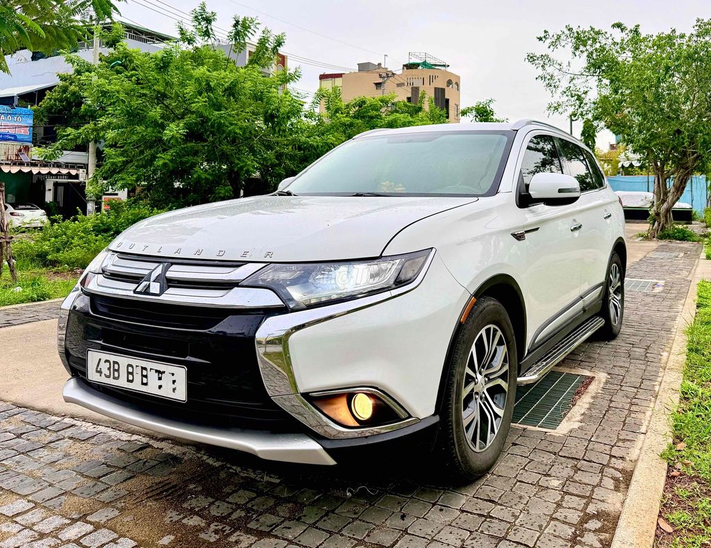 Mitsubishi Outlander, семейный автомобиль в ухоженном состоянии