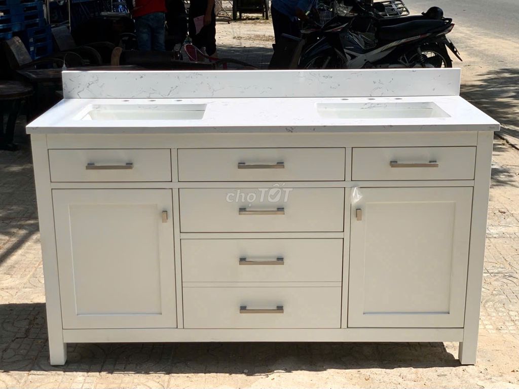 Tủ lavabo Gỗ Đá Trắng 2 chậu. Mua bán Thiết bị vệ sinh, nhà tắm tại Quận Sơn Trà Đà Nẵng được đăng bởi THẾ GIỚI ĐỒ CŨ ĐÀ NẴNG hình 1