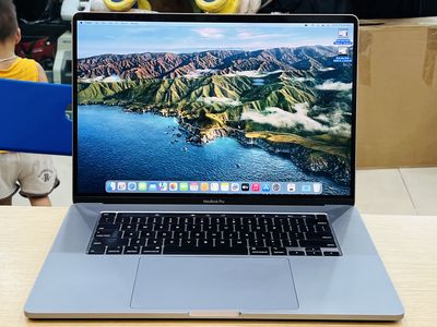 Em bán Macbook Pro 2019 16” CORE i7 RAM 16Gb. Mua bán Laptop tại Quận Đống Đa Hà Nội được đăng bởi Nguyễn Thu