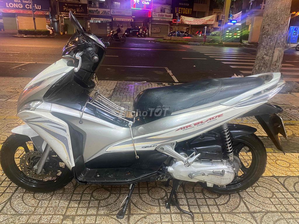 Honda Air Blade 2011 бело-серебристо-черный