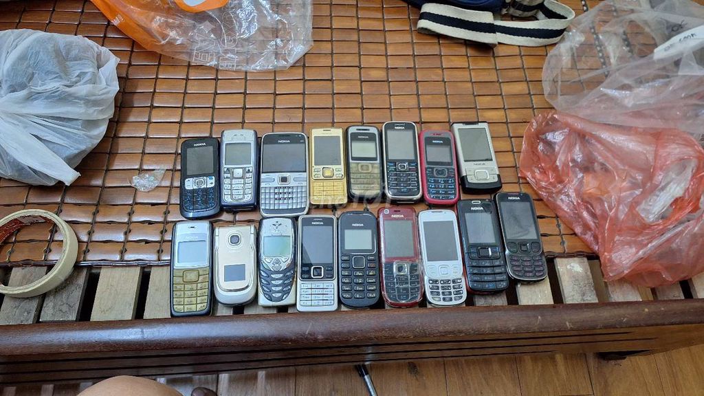 Điện thoại Nokia cổ - Đã sử dụng. Mua bán Điện thoại tại Quận Thanh Xuân Hà Nội được đăng bởi Lê Minh Quang hình 1