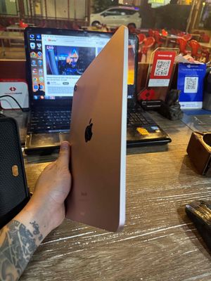 Ipad Air 5 M1 wifi 64gb. zin. Mua bán Máy tính bảng tại Thành phố Thủ Dầu Một Bình Dương được đăng bởi Hoàng Bi