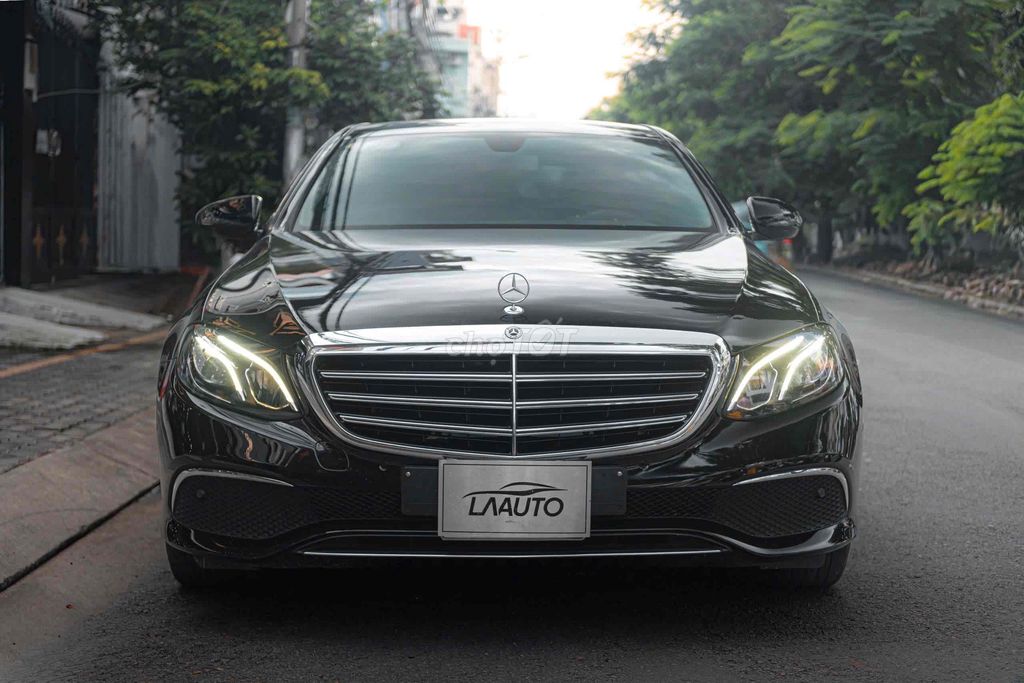 Mercedes E200 Model 2020 - Đen Nâu - 62.000 km. Mua bán Ô tô tại Quận 7 Tp Hồ Chí Minh được đăng bởi Thật Nguyễn LongAnh Auto hình 1