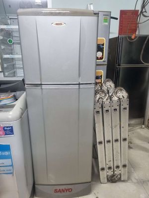Thanh lý tủ lạnh Sanyo 150L ko bám tuyết