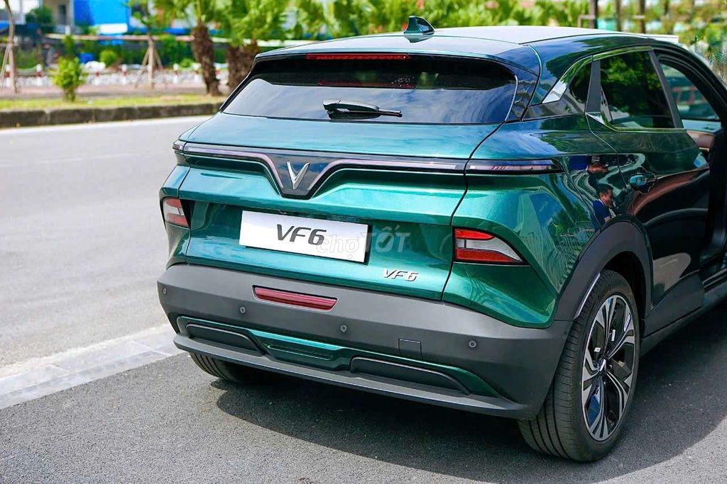 Vinfast VF6 ưu đãi ngập tràn, hỗ trợ trả góp 80%. Mua bán Ô tô tại Thành phố Thủ Dầu Một Bình Dương được đăng bởi HOÀI NAM VINFAST hình 10