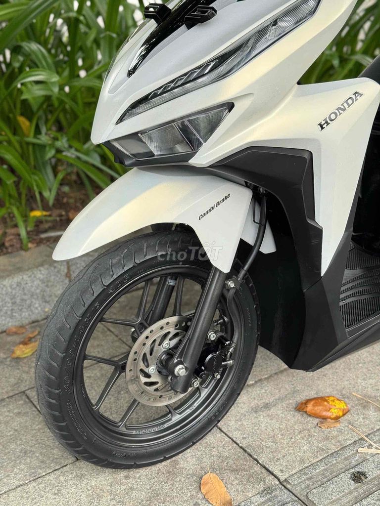 Vario 125 2022 бело-черный Индонезия гор. номер 9владельцев