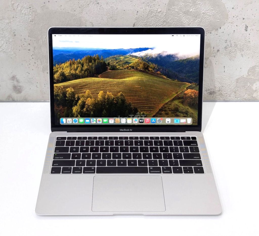 MacBook Air 2018 i5/8GB/128GB Silver. Mua bán Laptop tại Quận Hải Châu Đà Nẵng được đăng bởi TTCenter 484 NÚI THÀNH hình 1