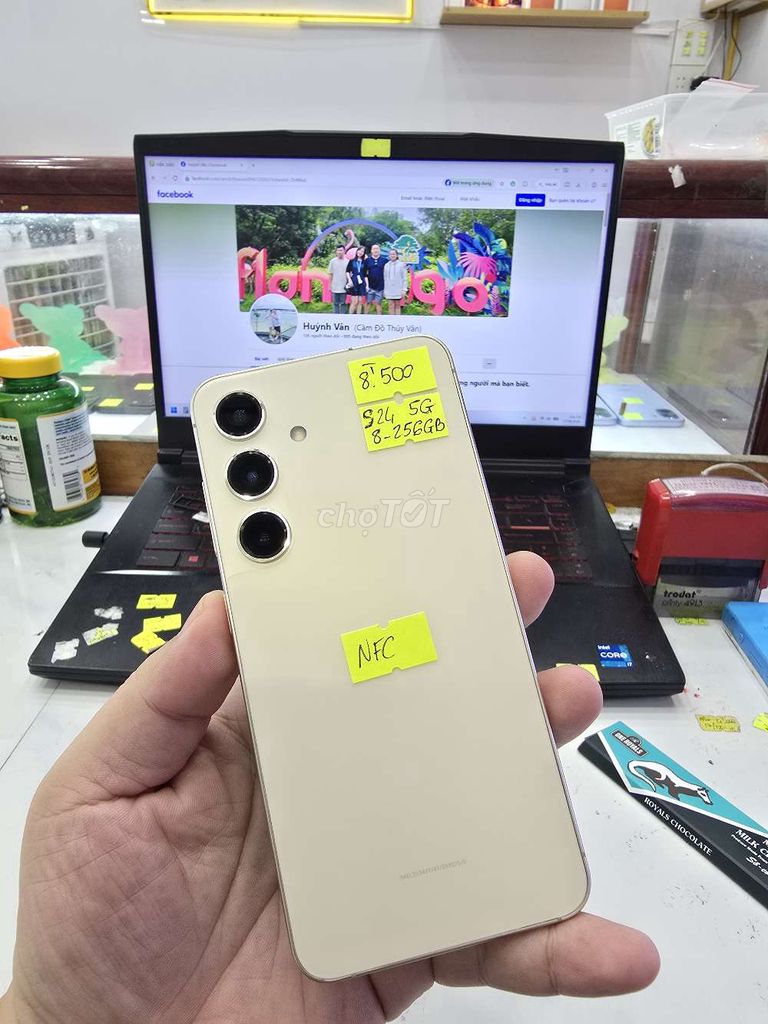 Samsung Galaxy S24 5G 256GB Vàng. Mua bán Điện thoại tại Thành phố Long Xuyên An Giang được đăng bởi Facebook Cầm Đồ Thúy Vân hình 1