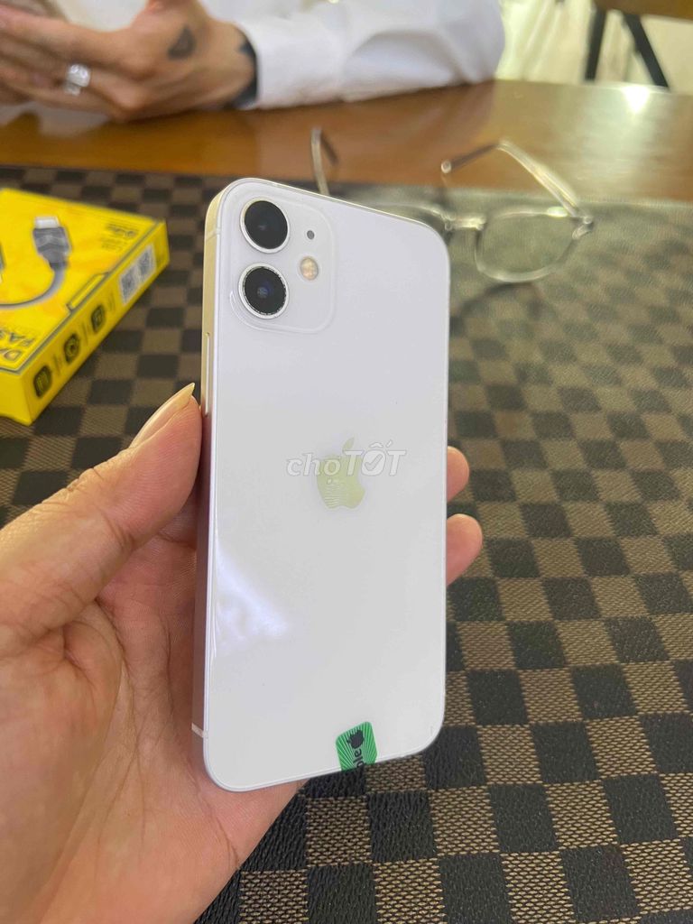 Apple iPhone 12 mini 64GB Trắng. Mua bán Điện thoại tại Thành phố Thuận An Bình Dương được đăng bởi Nguyễn công sang hình 1