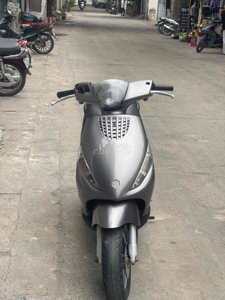 Скутер Piaggio Zip 100cc серый 2015 родной мотор