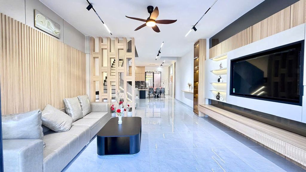 Аренда · 3 комн. · 100 м² · Thành phố Nha Trang, ул. Phùng Hưng