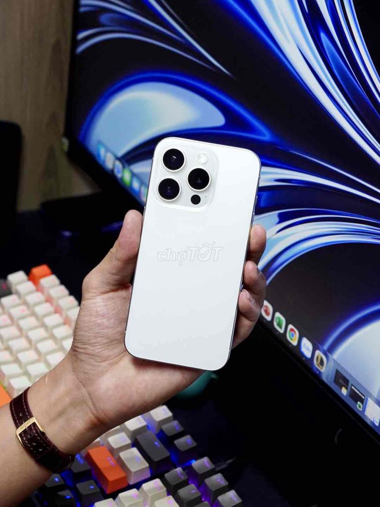 Apple iPhone 15 Pro 512GB Trắng Đã dùng. Mua bán Điện thoại tại Quận 3 Tp Hồ Chí Minh được đăng bởi Trường hình 1