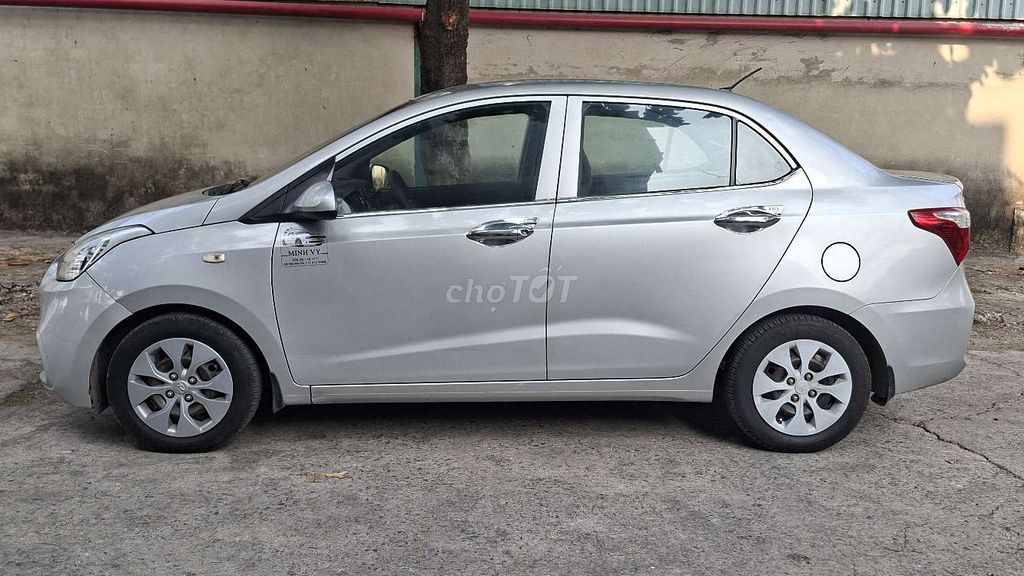 Седан Hyundai i10 2019 МКПП Серебристый