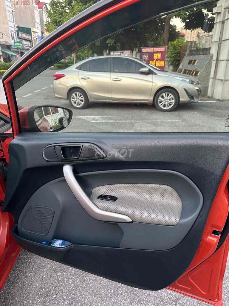 Ford Fiesta Cam 5 chỗ Số tự động. Mua bán Ô tô tại Huyện Hoài Đức Hà Nội được đăng bởi Đức Giang hình 9