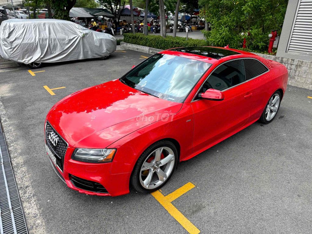 Audi A5 2009 2.0T S-line Quattro - 72000 km