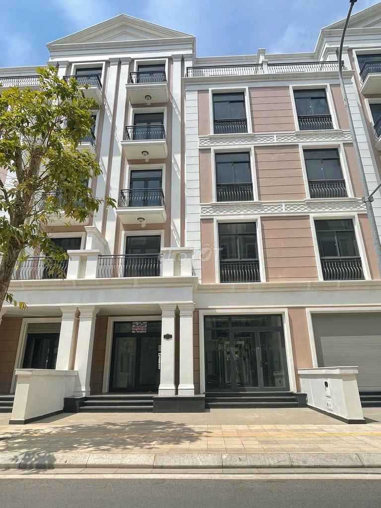 Chính Chủ Bán Nhà Vinhomes - DTXD: 245m2 .Giá 100% + Đã Sổ Hồng. Mua bán nhà ở tại Thành phố Thủ Đức Tp Hồ Chí Minh được đăng bởi VINHOMES LUXURY MN hình 4