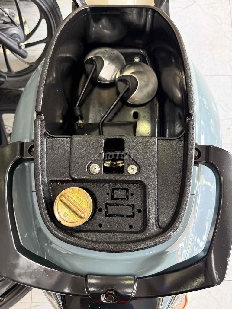 VESPA 50cc - 2024. Odo 3 Ngàn Km. BS 68. Mua bán Xe máy tại Thành phố Rạch Giá Kiên Giang được đăng bởi XE MÁY CŨ TÂN 128 hình 7