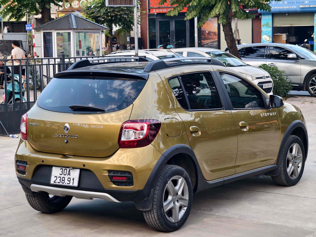 Reult Sandero 2016 màu vàng chanh. Mua bán Ô tô tại Quận Long Biên Hà Nội được đăng bởi BON AUTO hình 4