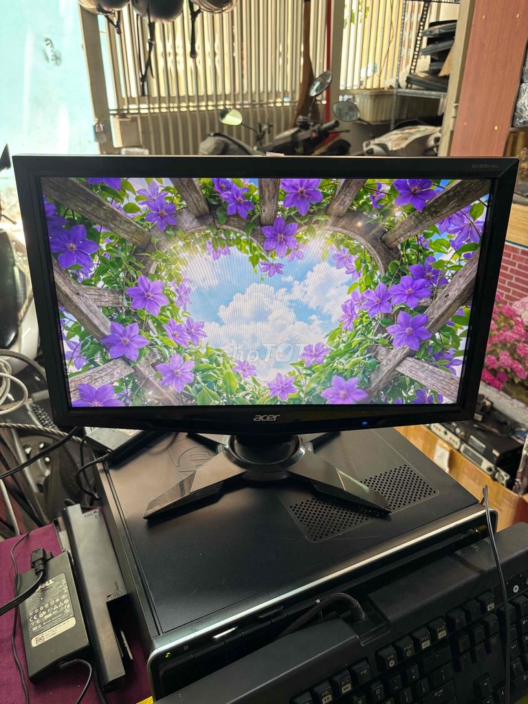 Màn hình máy vi tính Acer 19 inch VGA. Mua bán Phụ kiện (Màn hình, Chuột...) tại Quận 10 Tp Hồ Chí Minh được đăng bởi Nguyễn Hoài Anh Vũ hình 1