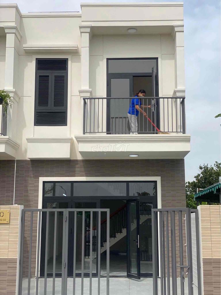Bán căn nhà Tân Uyên tâm huyết tặng nội thất giá 1ty650