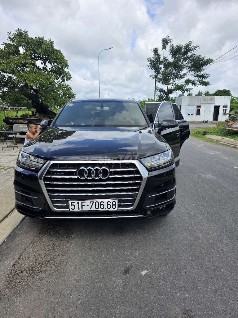 Audi Q7 2016 черный 160 тыс. км