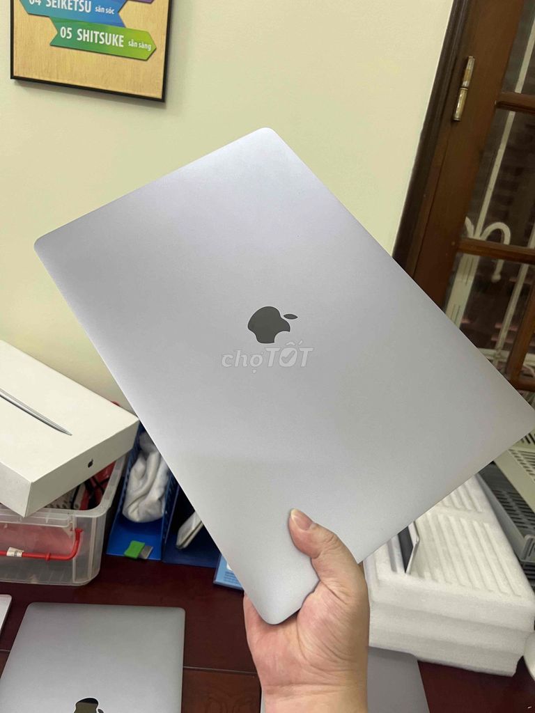 Apple MacBook Pro i7 16 inch 32GB/512GB VGA 4gb. Mua bán Laptop tại Quận Cầu Giấy Hà Nội được đăng bởi Đỗ Kỷ hình 1